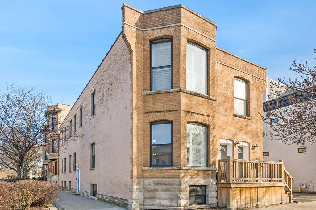 2427 North Seminary Avenue Chicago IL 60614