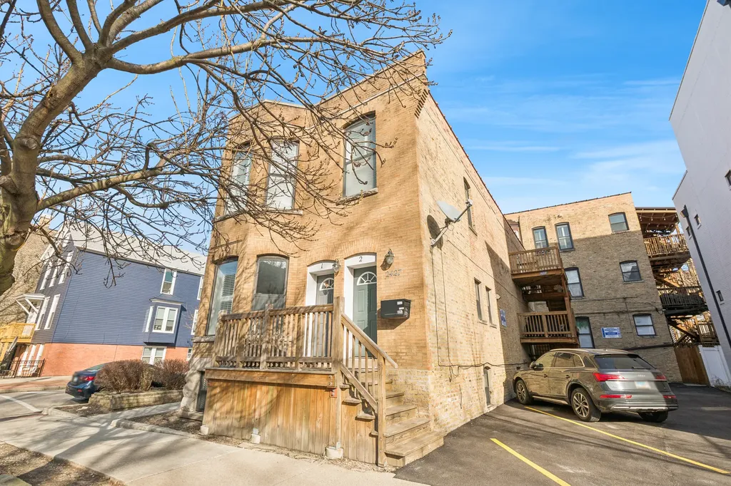 2427 North Seminary Avenue Chicago IL 60614