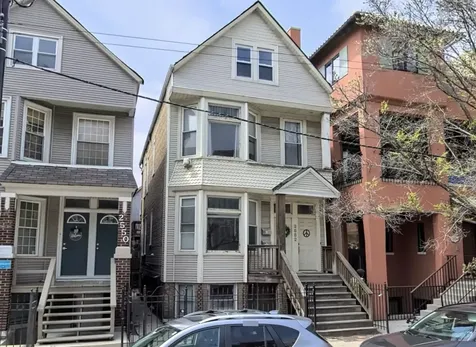 2552 North Southport Avenue Chicago IL 60614