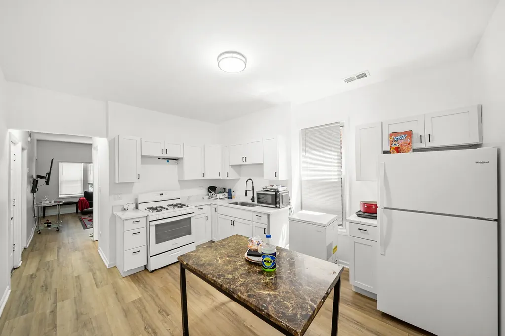 6810 South Wabash Avenue Chicago IL 60637