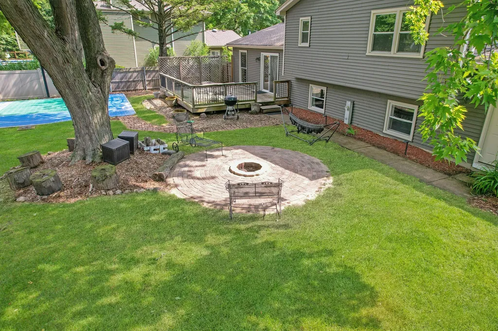 11S556 Book Road Naperville IL 60564