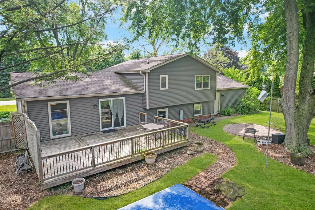 11S556 Book Road Naperville IL 60564