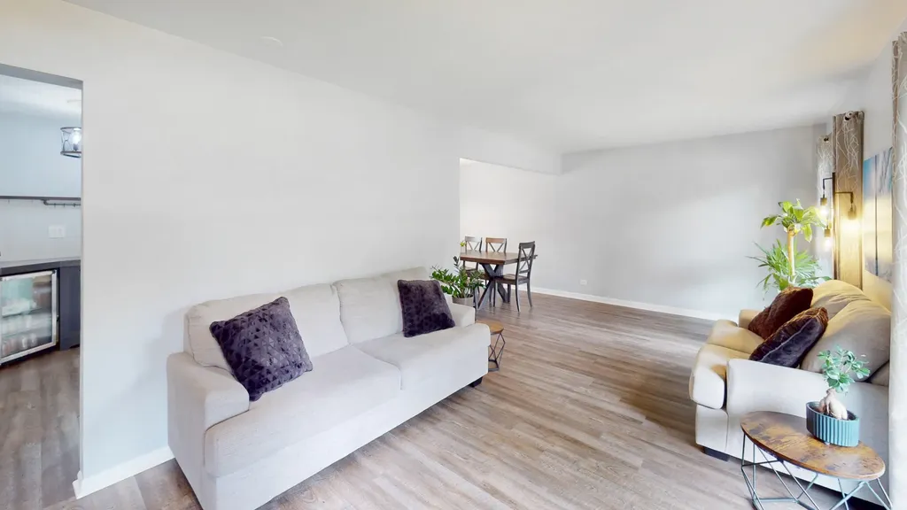 11S556 Book Road Naperville IL 60564