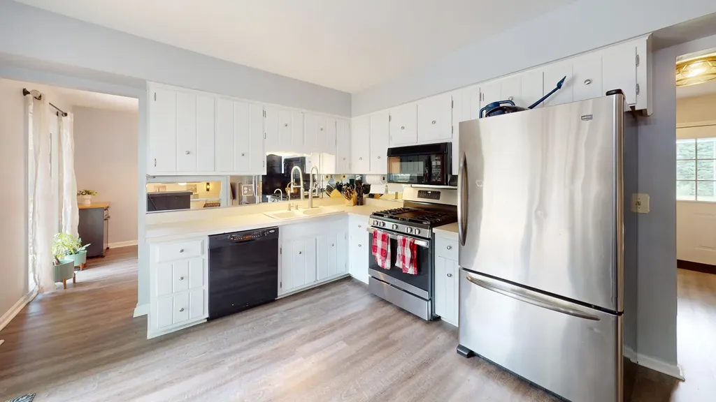 11S556 Book Road Naperville IL 60564