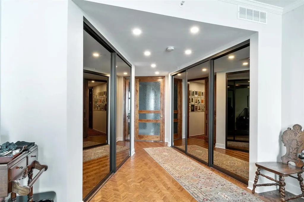 680 North Lake Shore Drive Chicago IL 60611