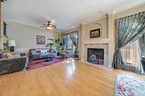 1576 South Kembley Avenue Palatine IL 60067