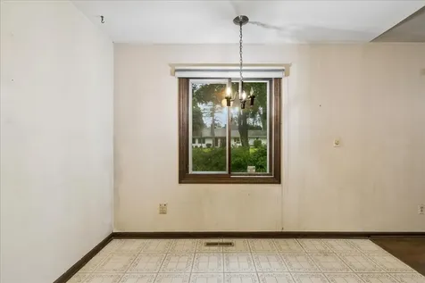 510 West Rockland Road Libertyville IL 60048