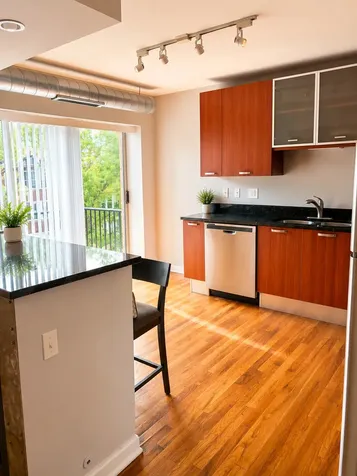 2002 West Birchwood Avenue Chicago IL 60645