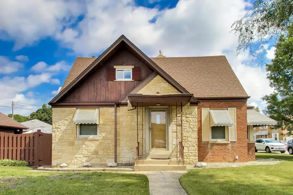 5300 North Oconto Avenue Chicago IL 60656