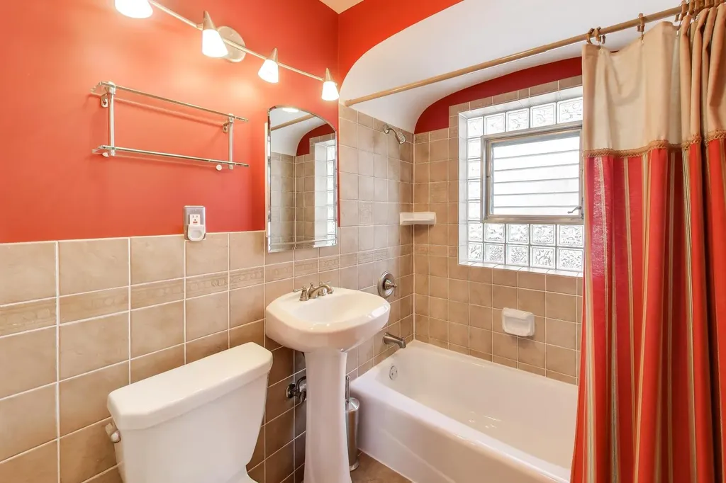 5300 North Oconto Avenue Chicago IL 60656