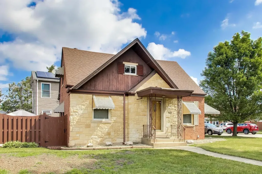 5300 North Oconto Avenue Chicago IL 60656