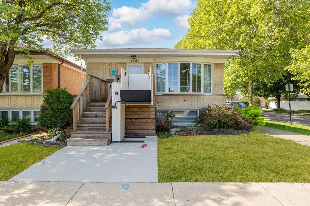 5859 West 64th Street Chicago IL 60638