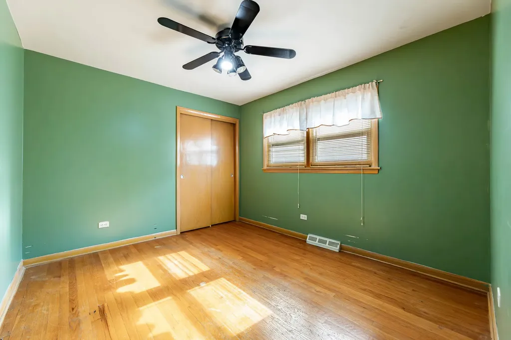 5859 West 64th Street Chicago IL 60638
