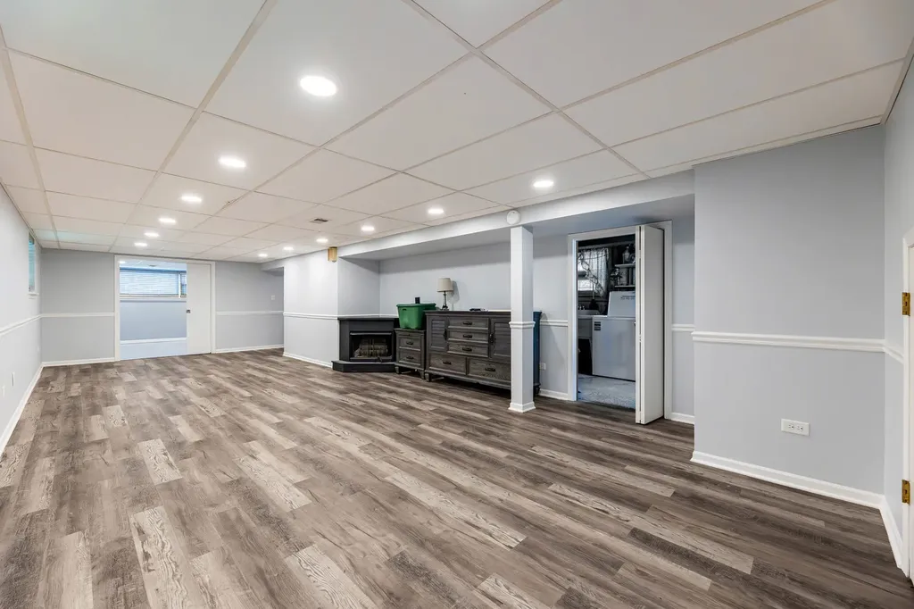 5859 West 64th Street Chicago IL 60638