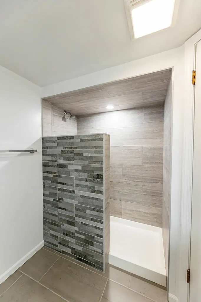 5859 West 64th Street Chicago IL 60638