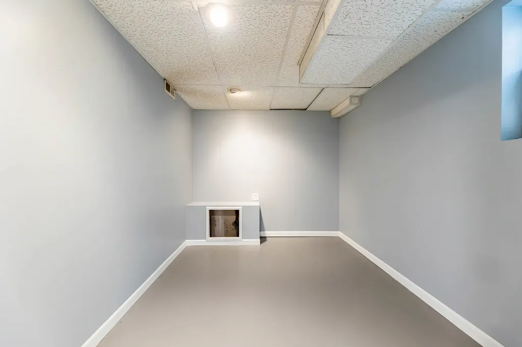 5859 West 64th Street Chicago IL 60638
