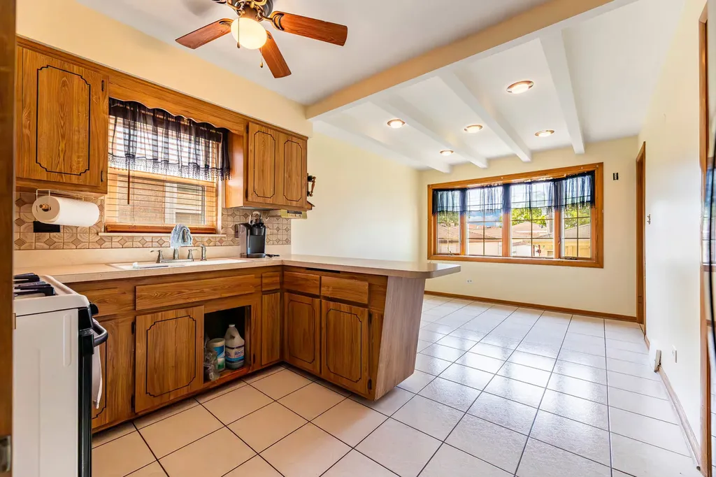 5859 West 64th Street Chicago IL 60638