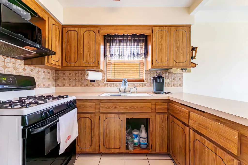 5859 West 64th Street Chicago IL 60638