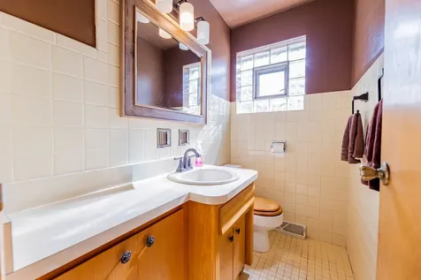 5859 West 64th Street Chicago IL 60638
