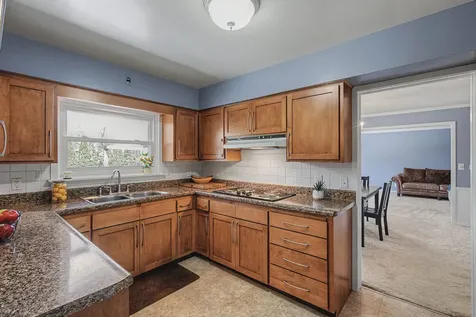 3617 25TH Avenue Rock Island IL 61201