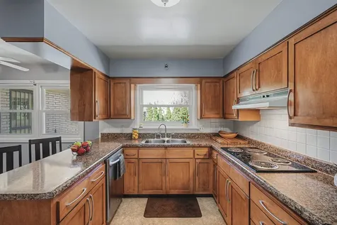 3617 25TH Avenue Rock Island IL 61201