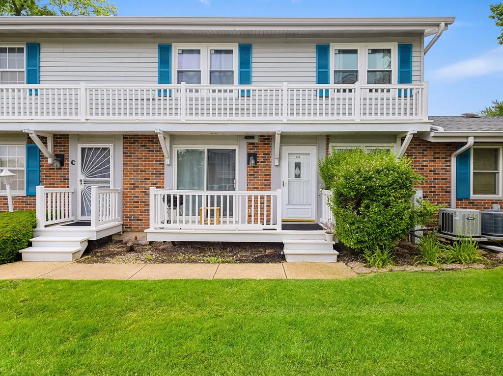 306 Milton Court Bloomingdale IL 60108