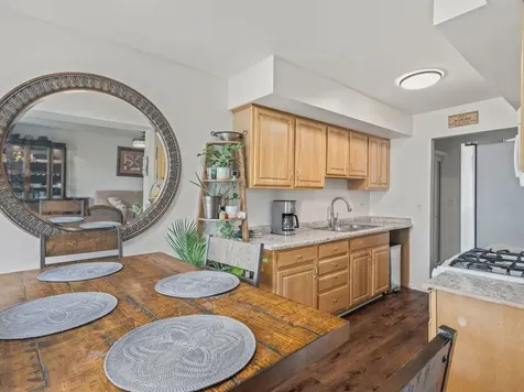 306 Milton Court Bloomingdale IL 60108