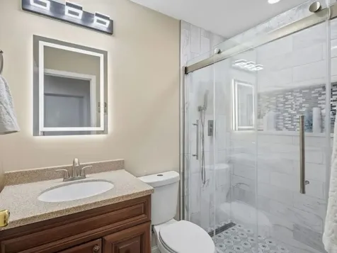 306 Milton Court Bloomingdale IL 60108