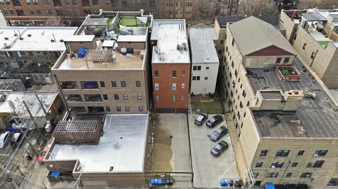 4821 North Damen Avenue N Chicago IL 60625