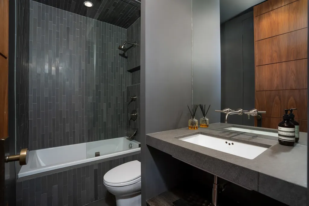 175 East Delaware Place Chicago IL 60611