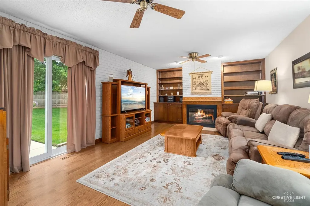 30W110 Avondale Court Warrenville IL 60555