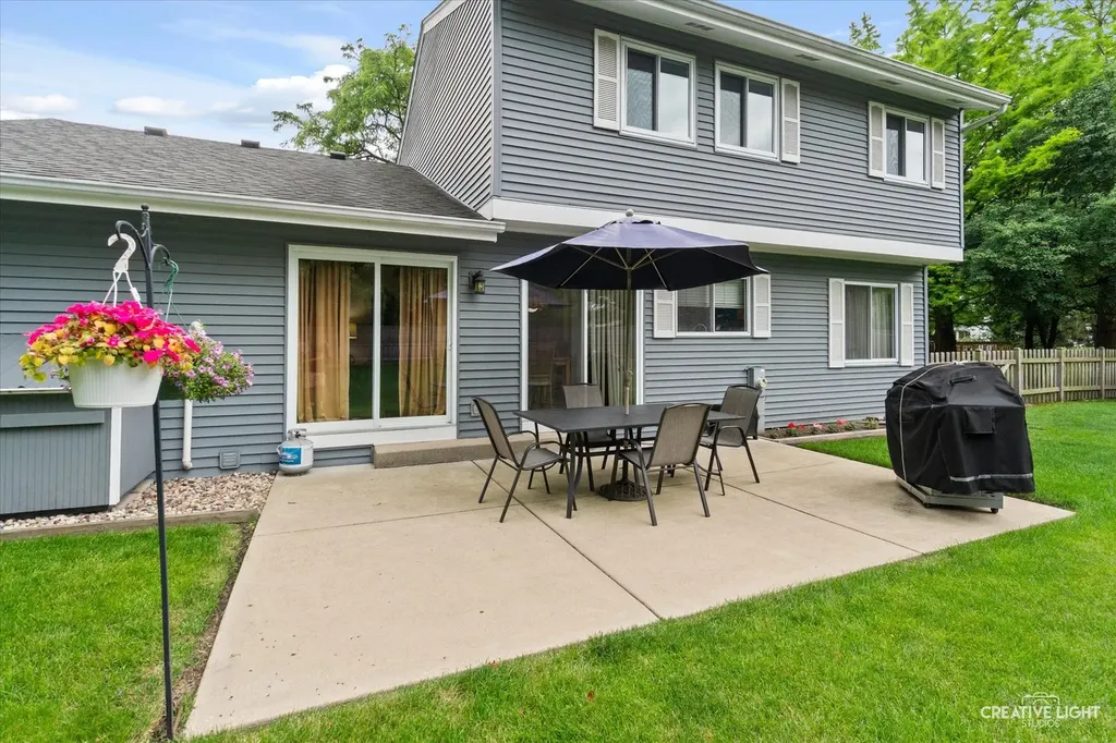 30W110 Avondale Court Warrenville IL 60555
