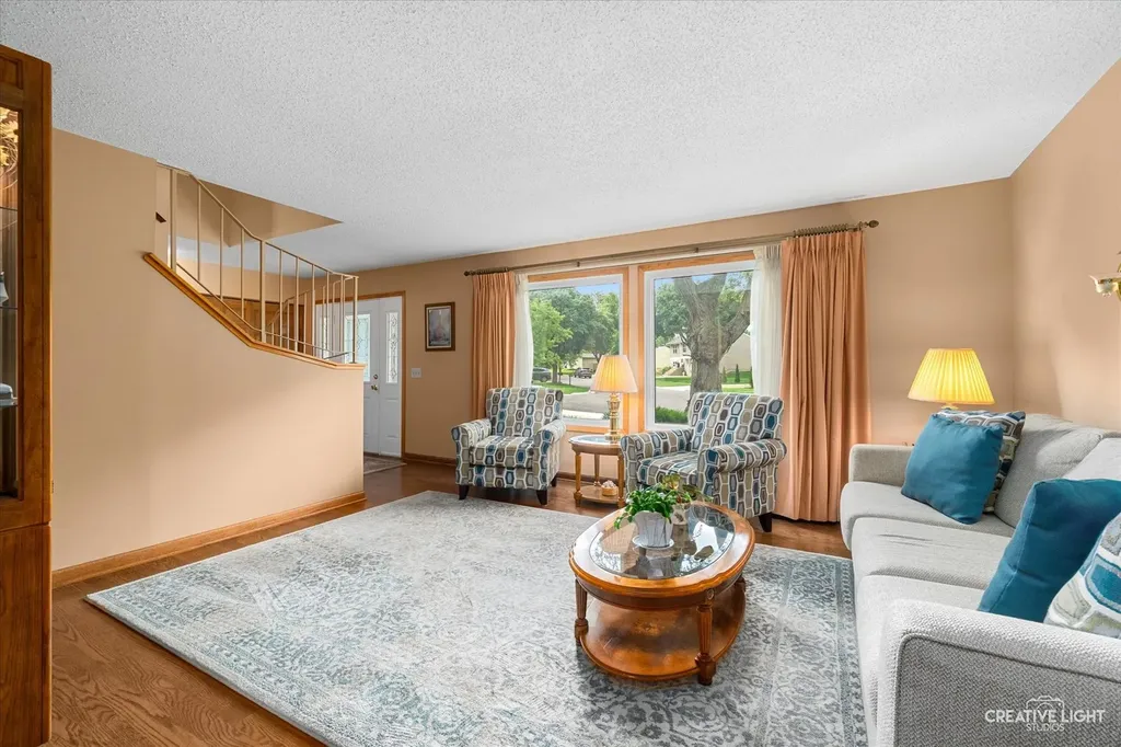 30W110 Avondale Court Warrenville IL 60555
