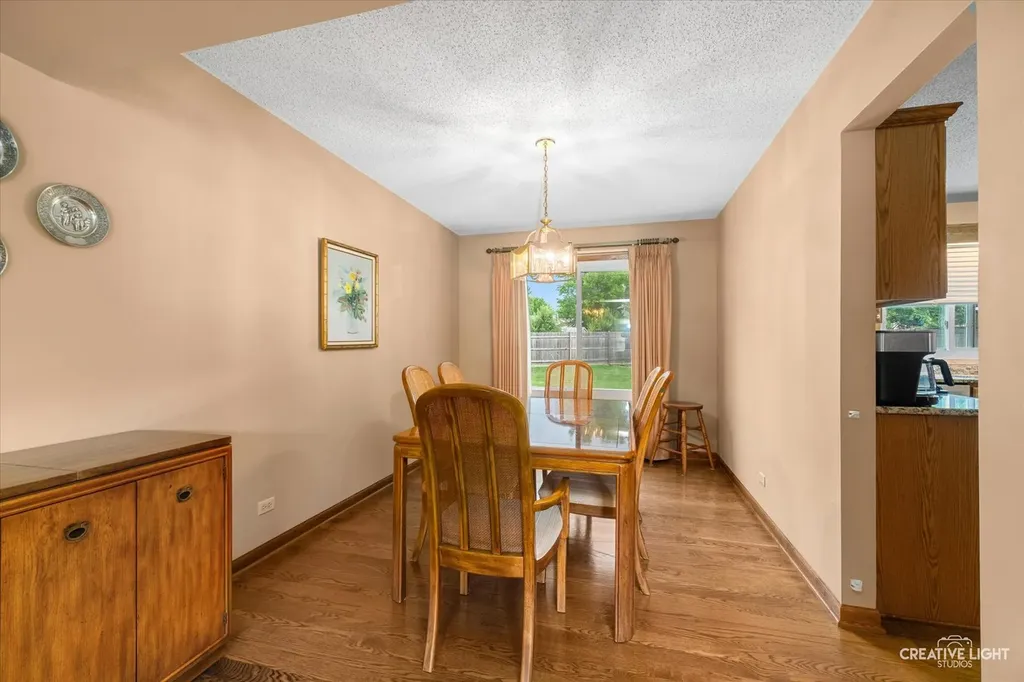 30W110 Avondale Court Warrenville IL 60555