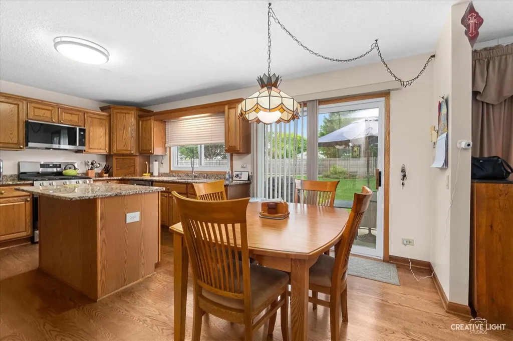 30W110 Avondale Court Warrenville IL 60555