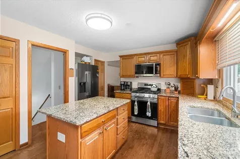 30W110 Avondale Court Warrenville IL 60555
