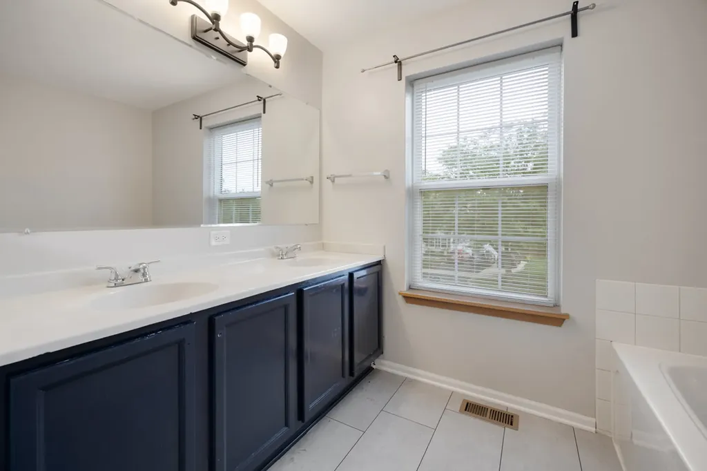 2684 Lansdale Street Aurora IL 60503
