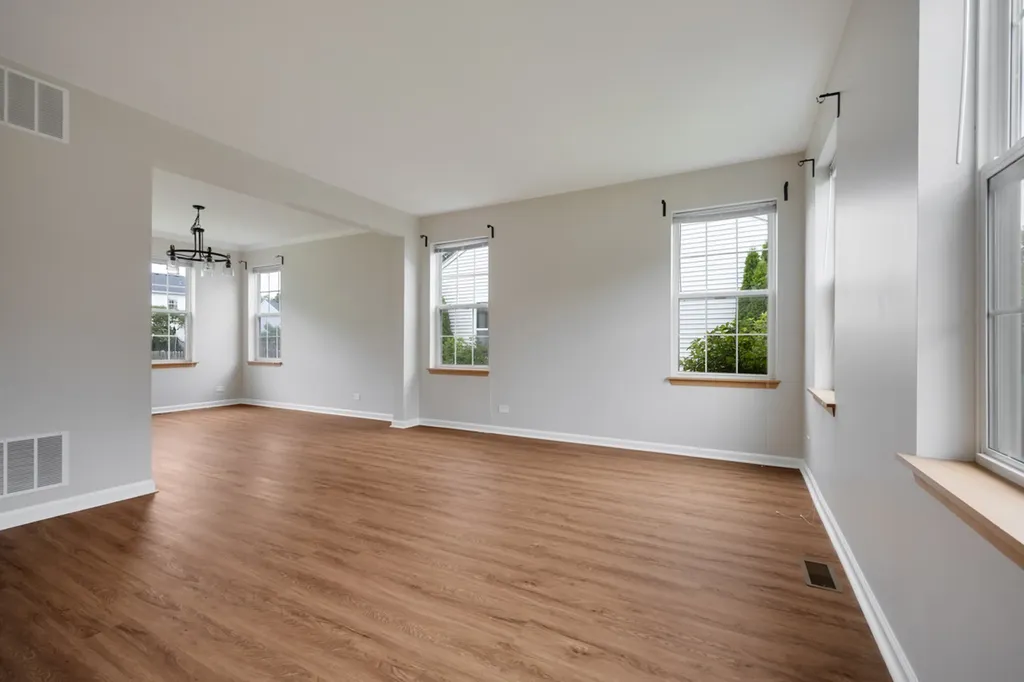 2684 Lansdale Street Aurora IL 60503
