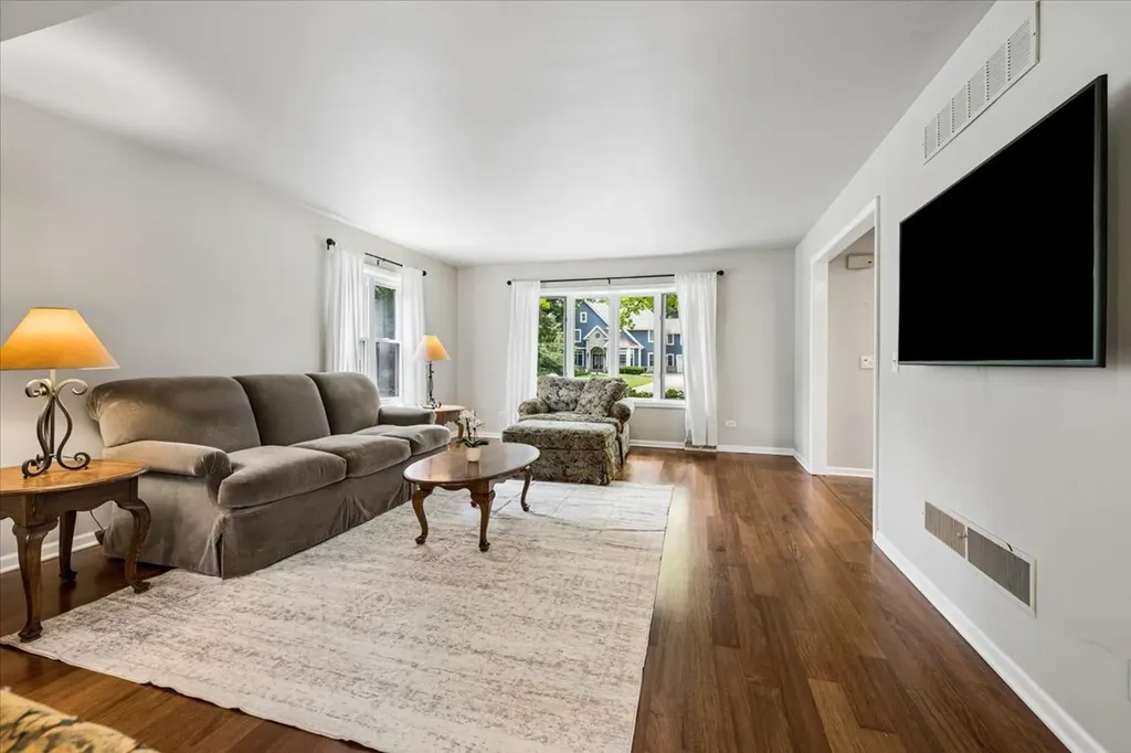 1040 North Charles Street Naperville IL 60563