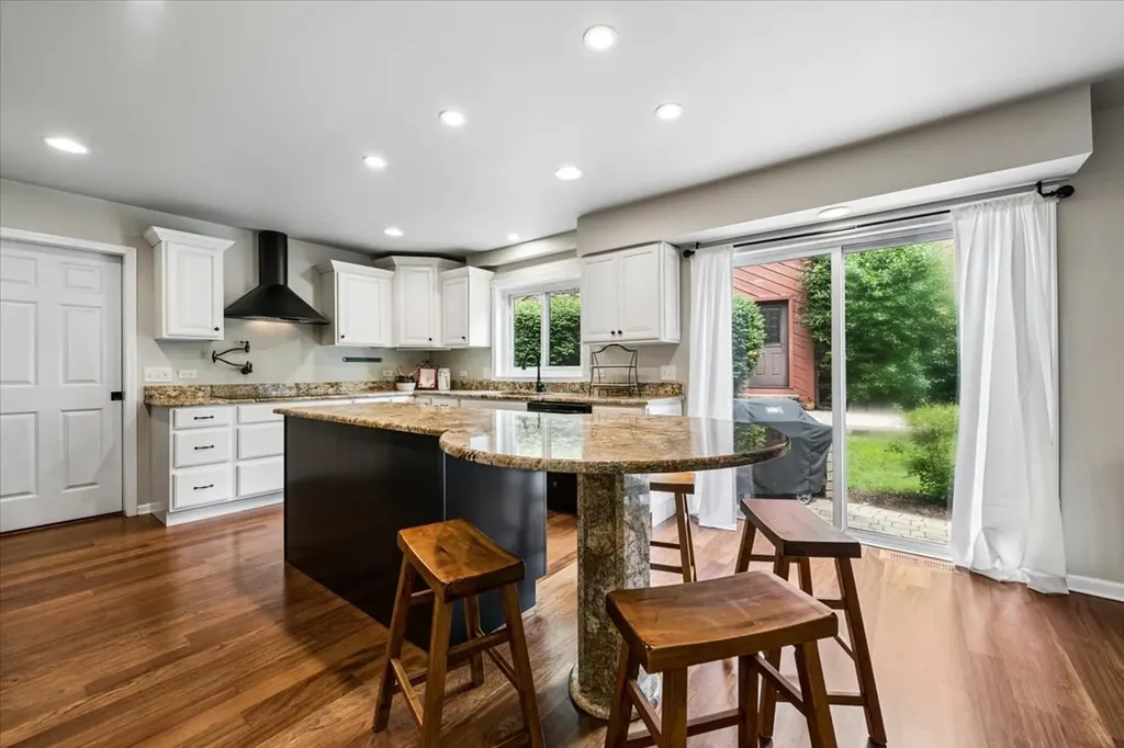 1040 North Charles Street Naperville IL 60563