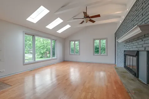 2508 Highland Drive Lindenhurst IL 60046