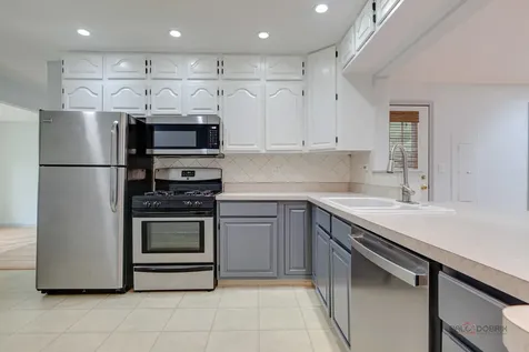 2508 Highland Drive Lindenhurst IL 60046