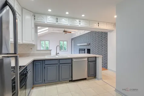 2508 Highland Drive Lindenhurst IL 60046