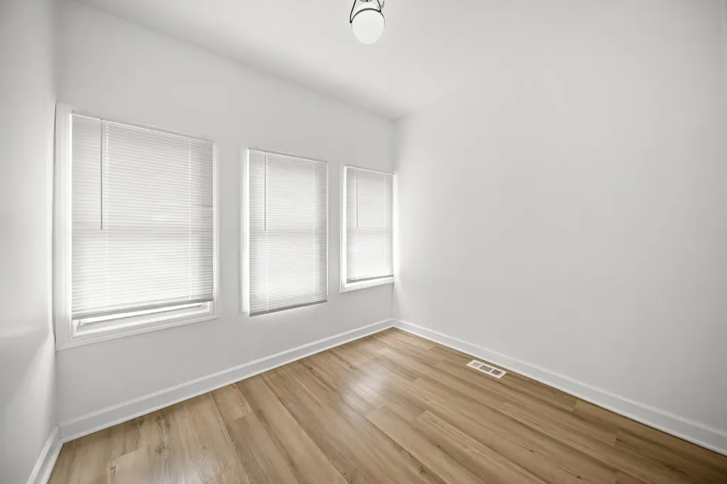 639 North Leamington Avenue Chicago IL 60644
