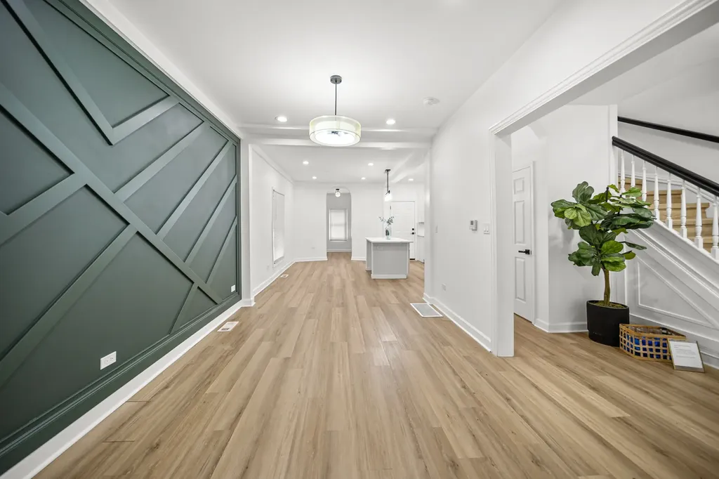 639 North Leamington Avenue Chicago IL 60644