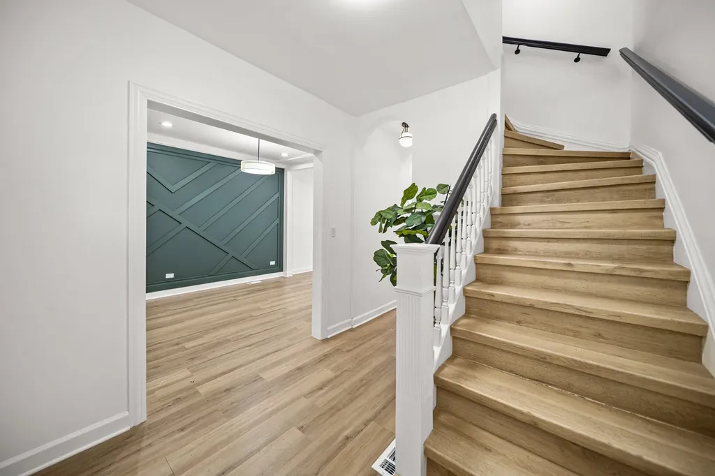 639 North Leamington Avenue Chicago IL 60644