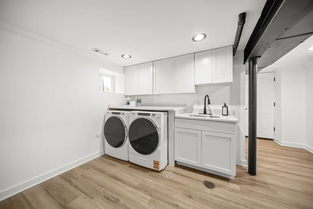 639 North Leamington Avenue Chicago IL 60644