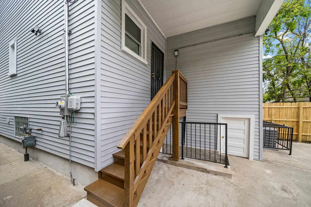 639 North Leamington Avenue Chicago IL 60644
