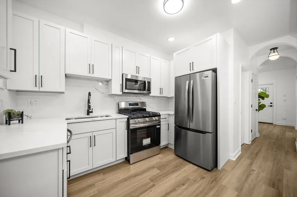 639 North Leamington Avenue Chicago IL 60644