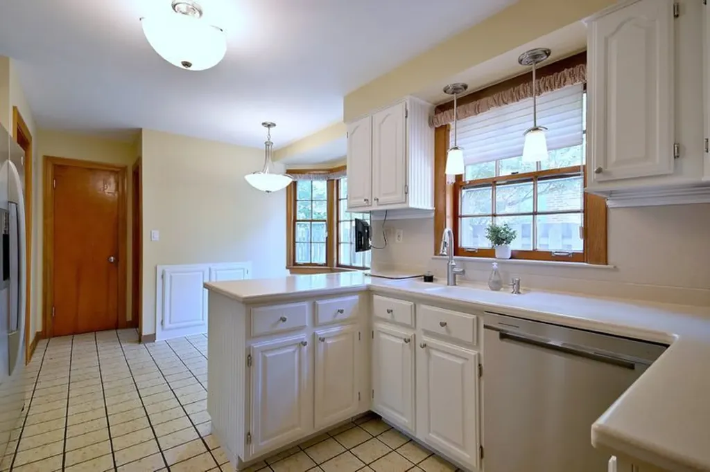 117 West Eggleston Avenue Elmhurst IL 60126